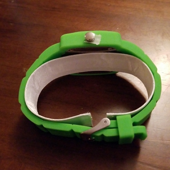 Framed Impact Watch - Picture 3 of 3